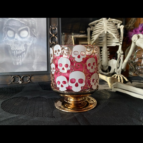 NEW~B&BW~2021 Skull 3-wick candle holder - Picture 3 of 4